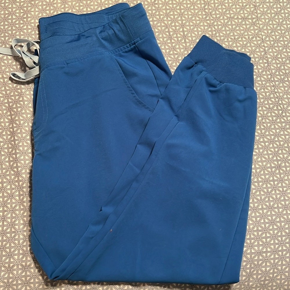 Figs Petite High Waisted Zamora Jogger Scrub Pants